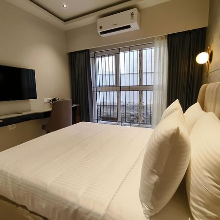 Olive Hotel Le Opera By Embassy Group บังกาลอร์ ภายนอก รูปภาพ