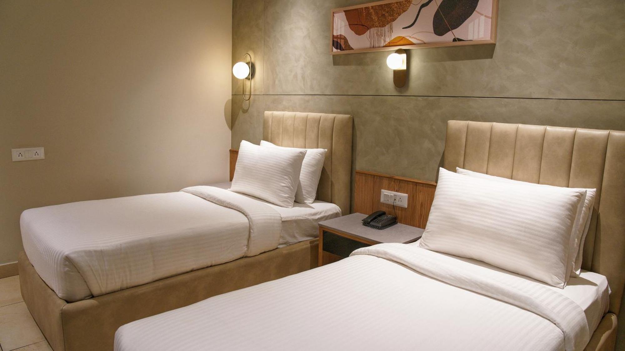 Olive Hotel Le Opera By Embassy Group บังกาลอร์ ภายนอก รูปภาพ