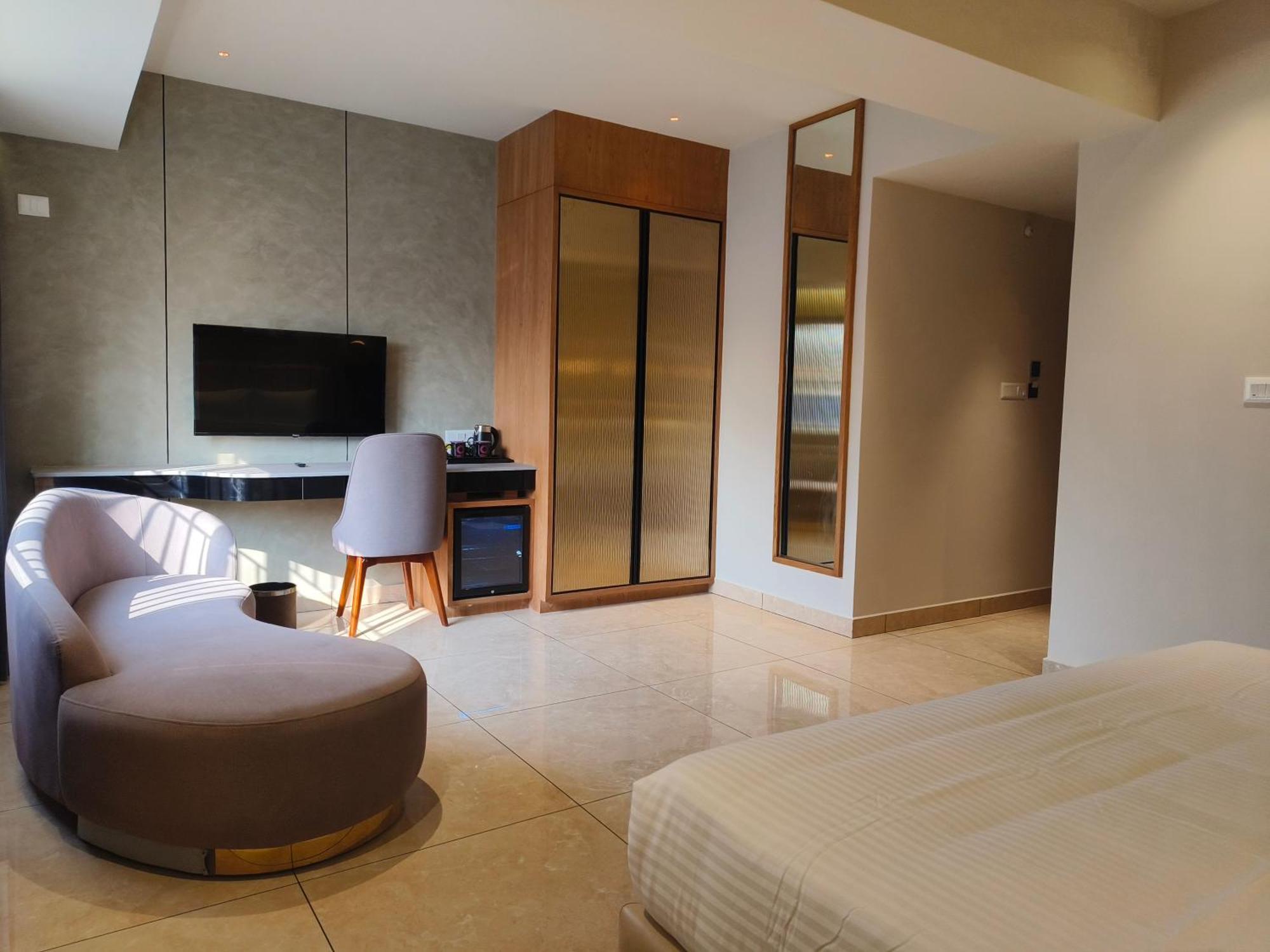 Olive Hotel Le Opera By Embassy Group บังกาลอร์ ภายนอก รูปภาพ