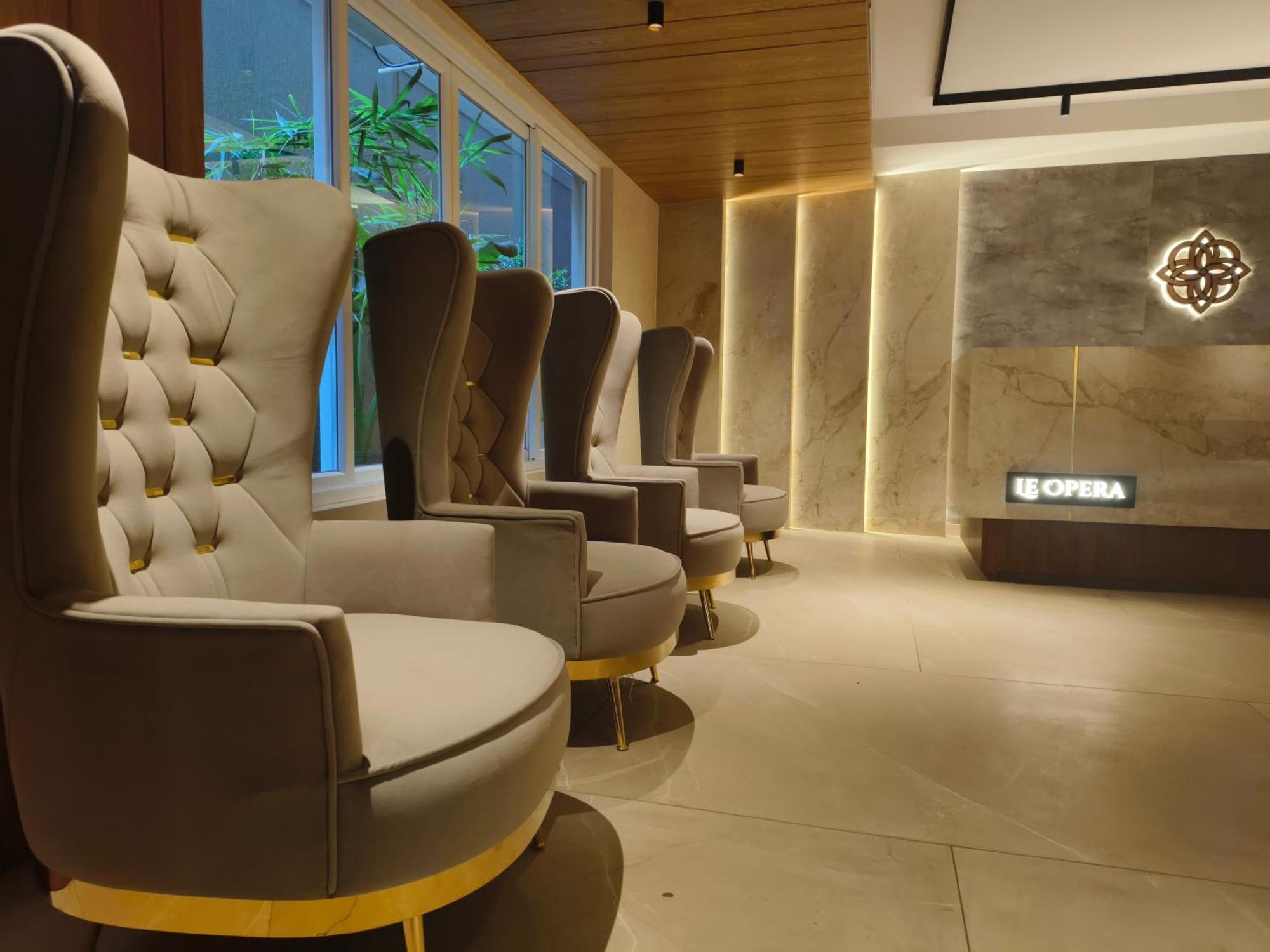 Olive Hotel Le Opera By Embassy Group บังกาลอร์ ภายนอก รูปภาพ