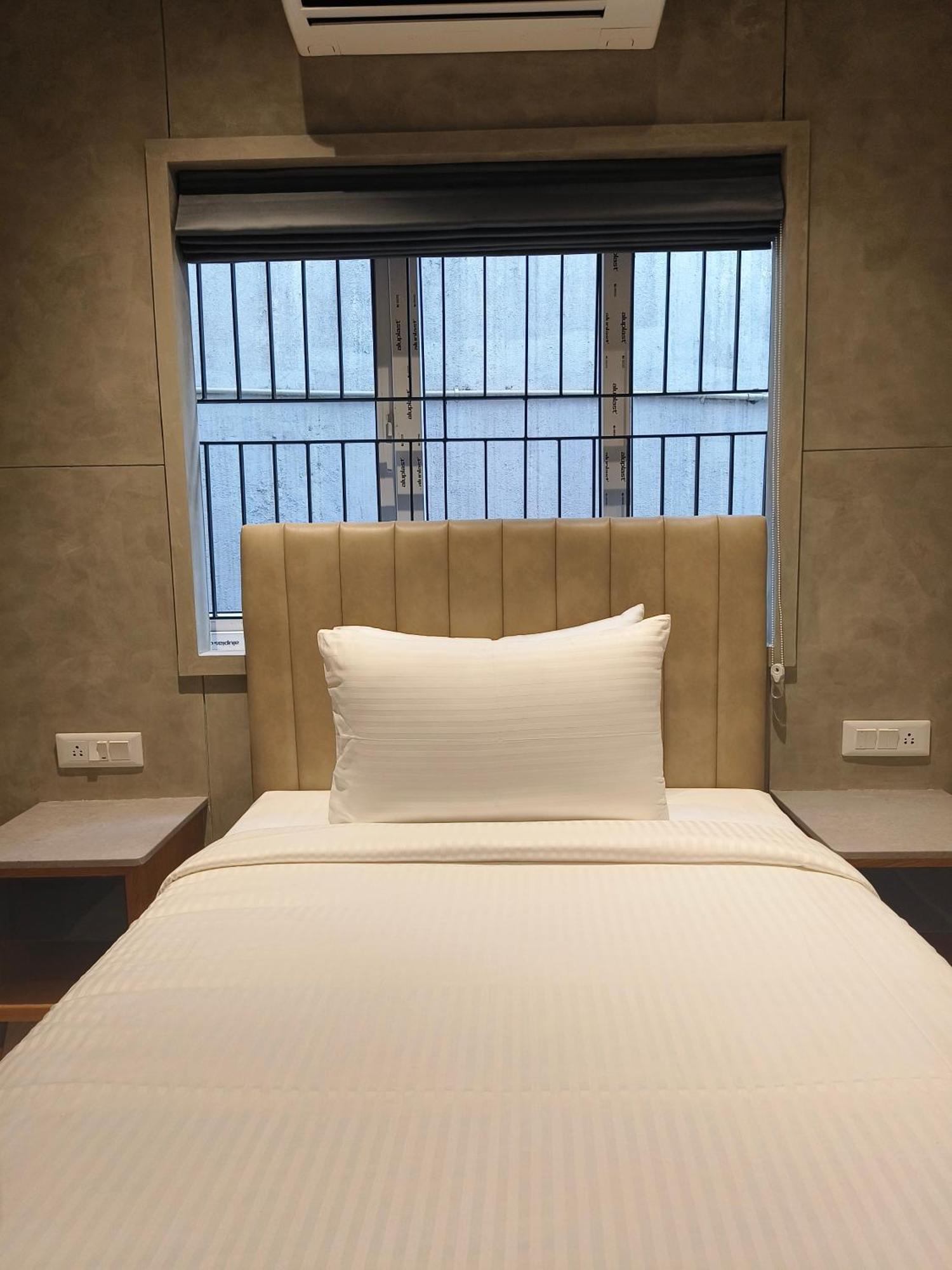 Olive Hotel Le Opera By Embassy Group บังกาลอร์ ภายนอก รูปภาพ